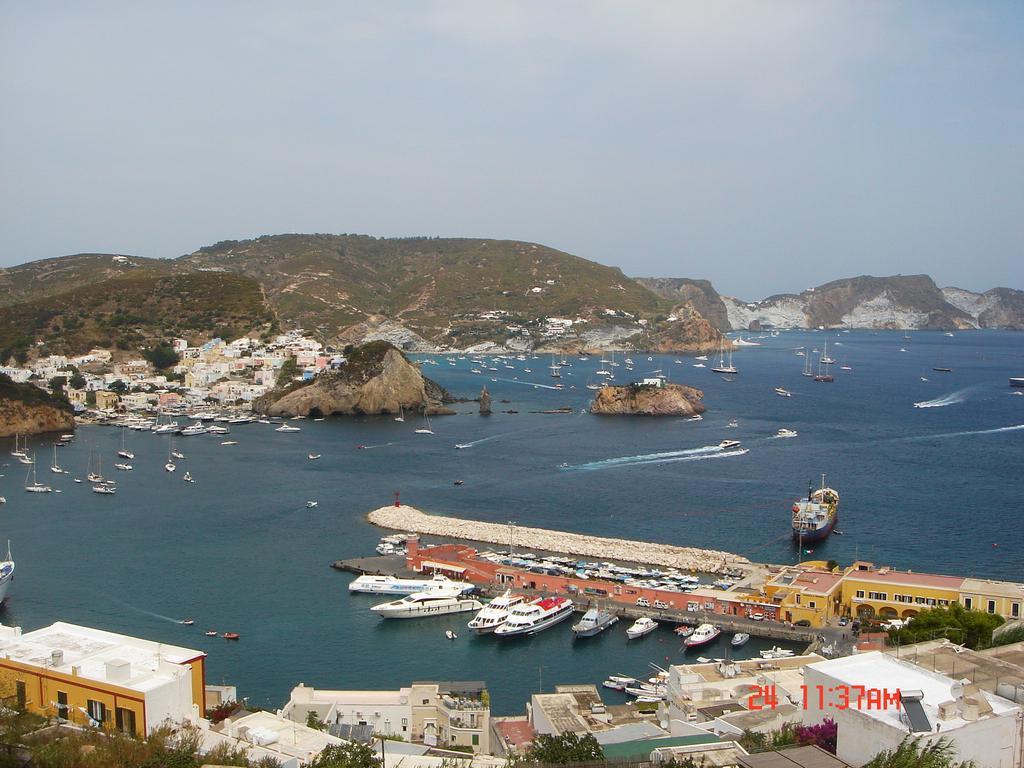 Villa Adele Ponza Exteriör bild