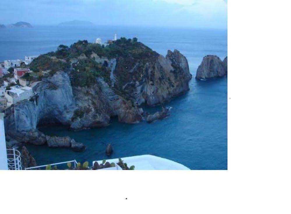 Villa Adele Ponza Exteriör bild